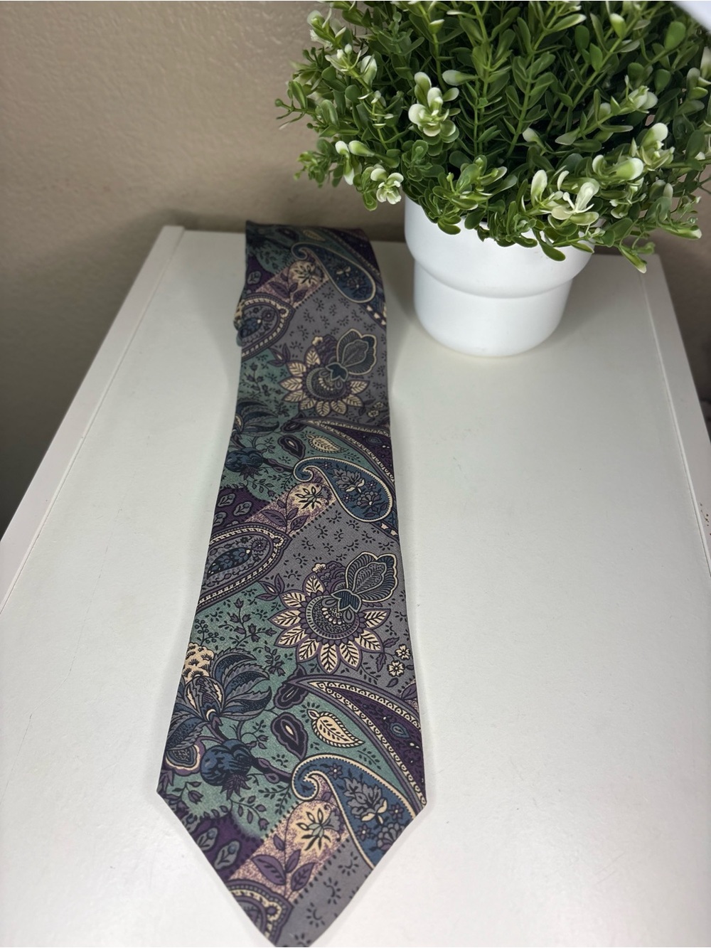 Vintage Hunting Horn Classics Silk Tie Purple Sage Green Paisley Floral USA
